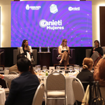 Esta es una llamada a la vinculación: Rectora General de la UG participa en panel sobre tecnología, educación y empleo