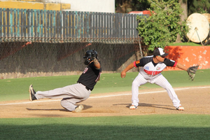 TOMAN VENTAJA MINEROS Y LA CAÑADA EN PLAYOFFS DE BÉISBOL MUNICIPAL