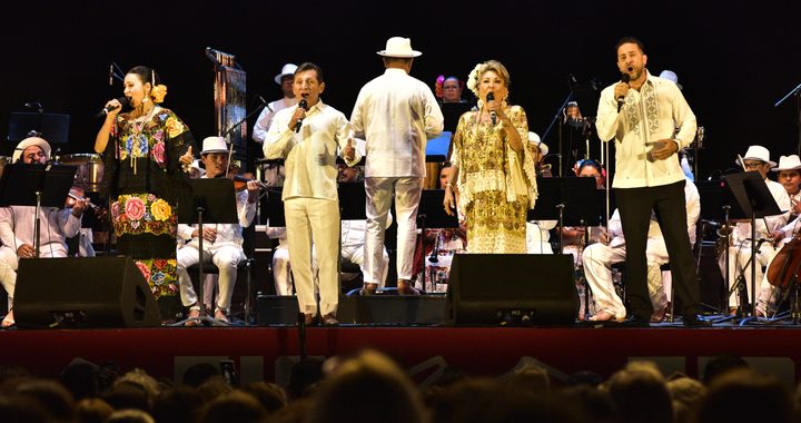Cautiva la Orquesta Típica de Yukalpetén a Guanajuato capital durante el FIC