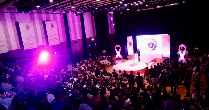 Celebran la vida de 60 mujeres que enfrentaron el cáncer de mama