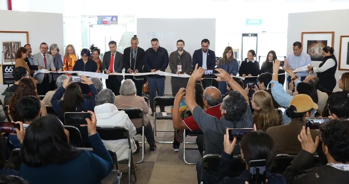 Se suma Congreso al FIC, inauguran la exposición Periplo «los portafolios, artes gráficas panamericanas»