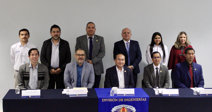 Especialistas comparten avances en bioingeniería y mecánica aplicada en la UG