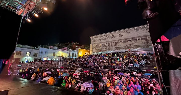 La OSUG lleva al Cervantino 54 el estreno mexicano de la cine-ópera La bella y la bestia